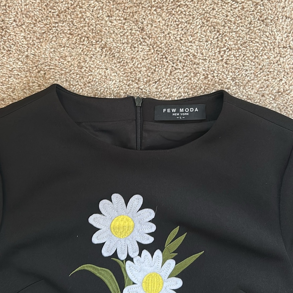 Few Moda Daisy Embroidered Dress - Picture 3 of 11